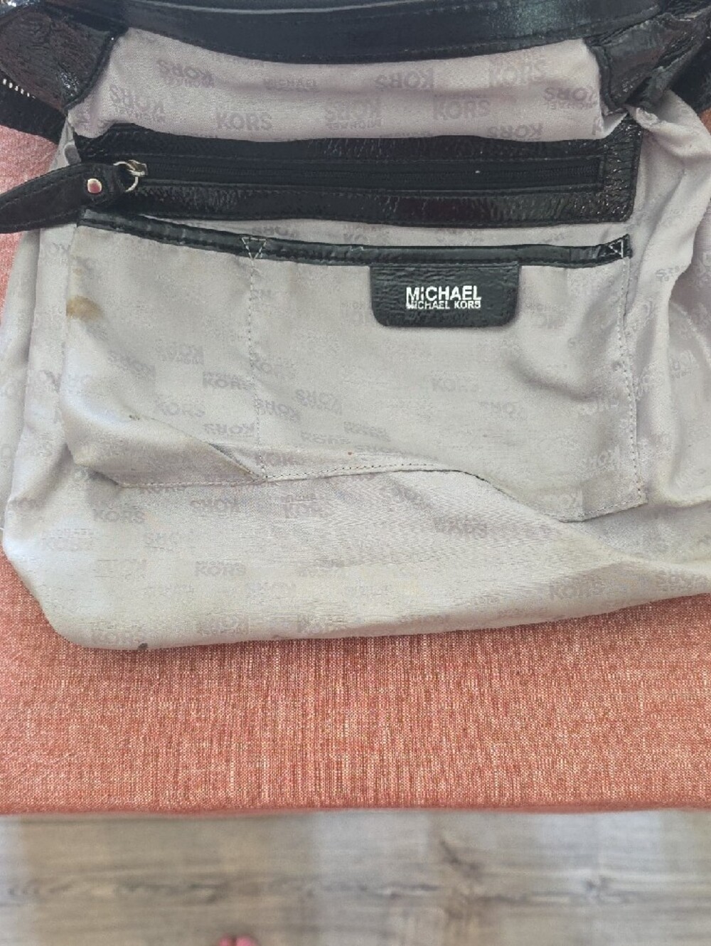 Michael Kors Black Leather Shoulder Bag - Picture 3 of 13